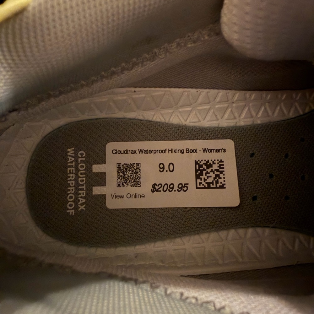 On Cloudventure Waterproof Mid Hiking Shoe - Lime/Gray-size 9 woman’s NEW - Picture 9 of 9